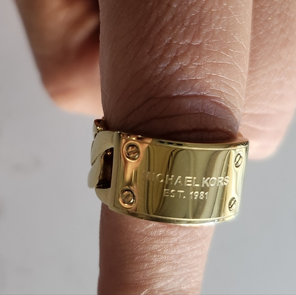 Michael Kors Ring - Picture 2 of 4